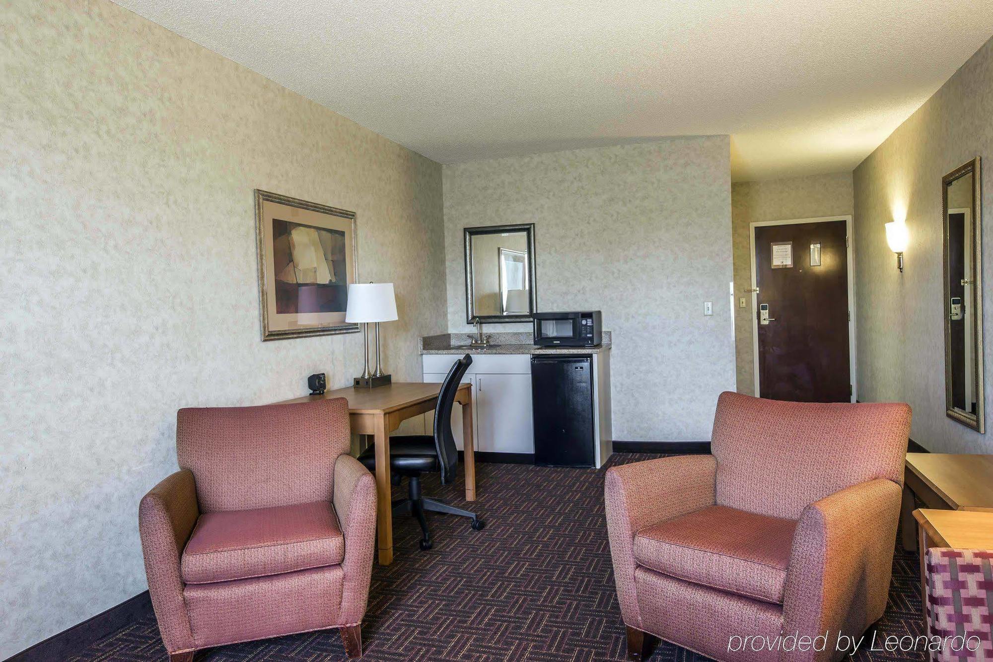 Comfort Suites Hanes Mall Winston-Salem Exterior photo